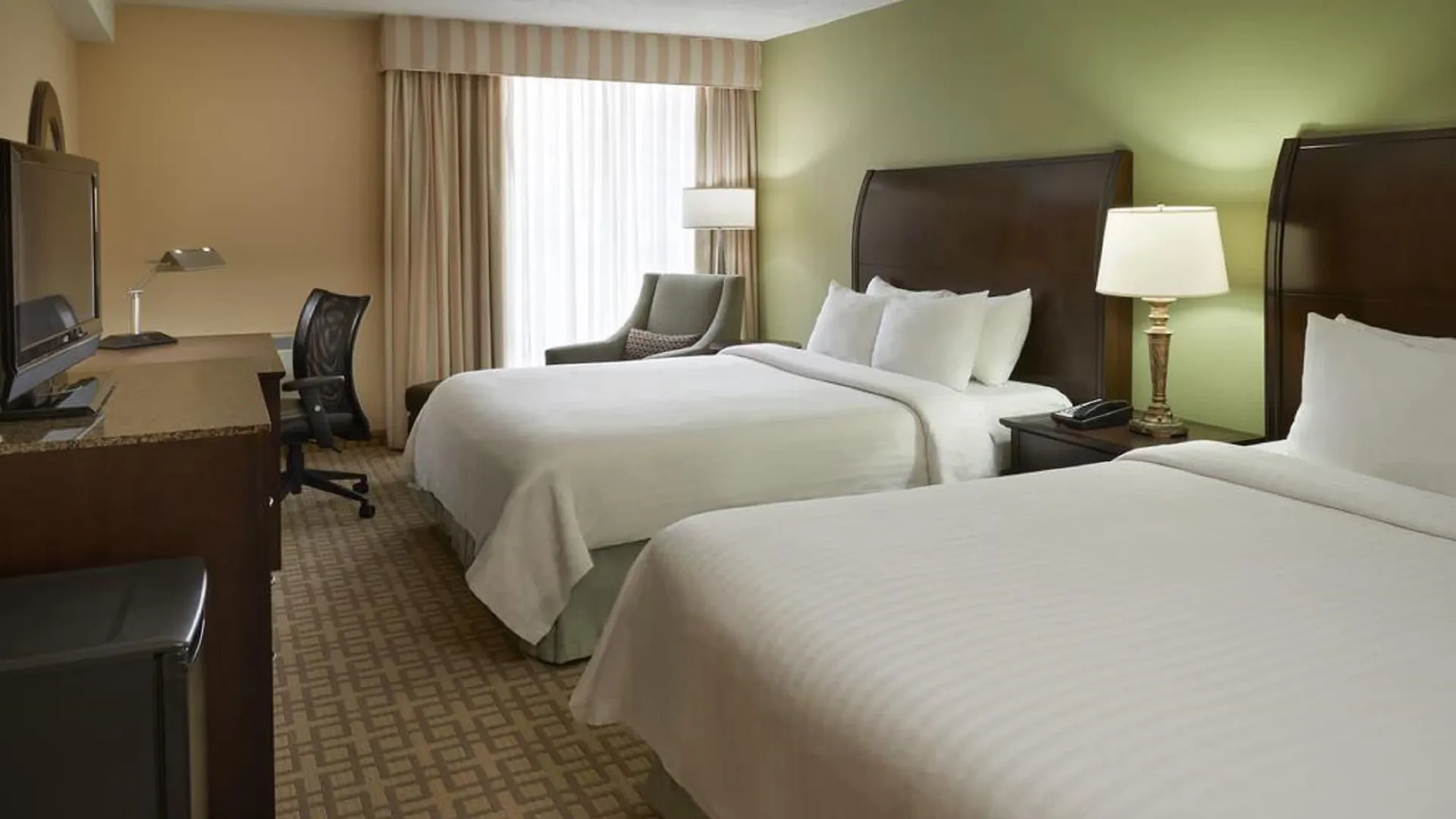 Hotel Spark By Hilton Toronto Airport