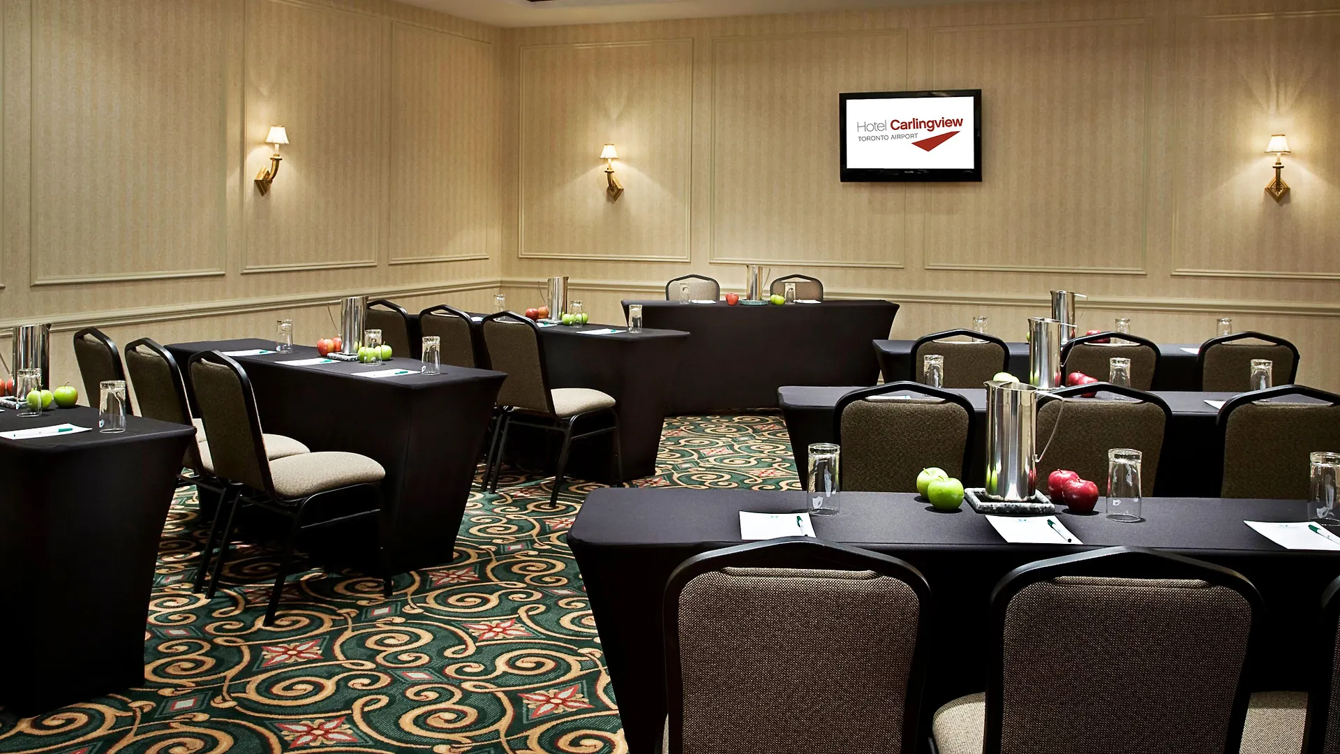 Hotel Spark By Hilton Toronto Airport