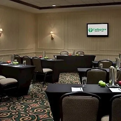Hotel Spark By Hilton Toronto Airport