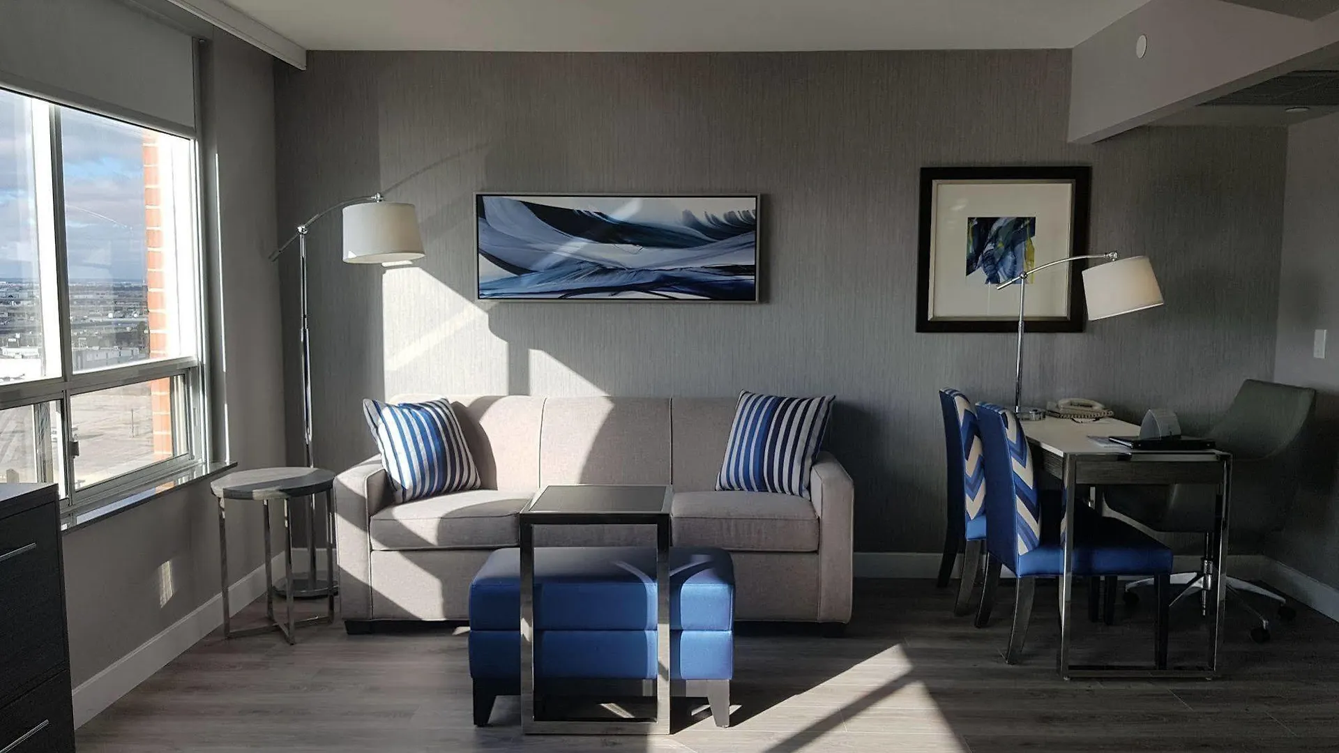 Spark By Hilton Toronto Airport 3*,