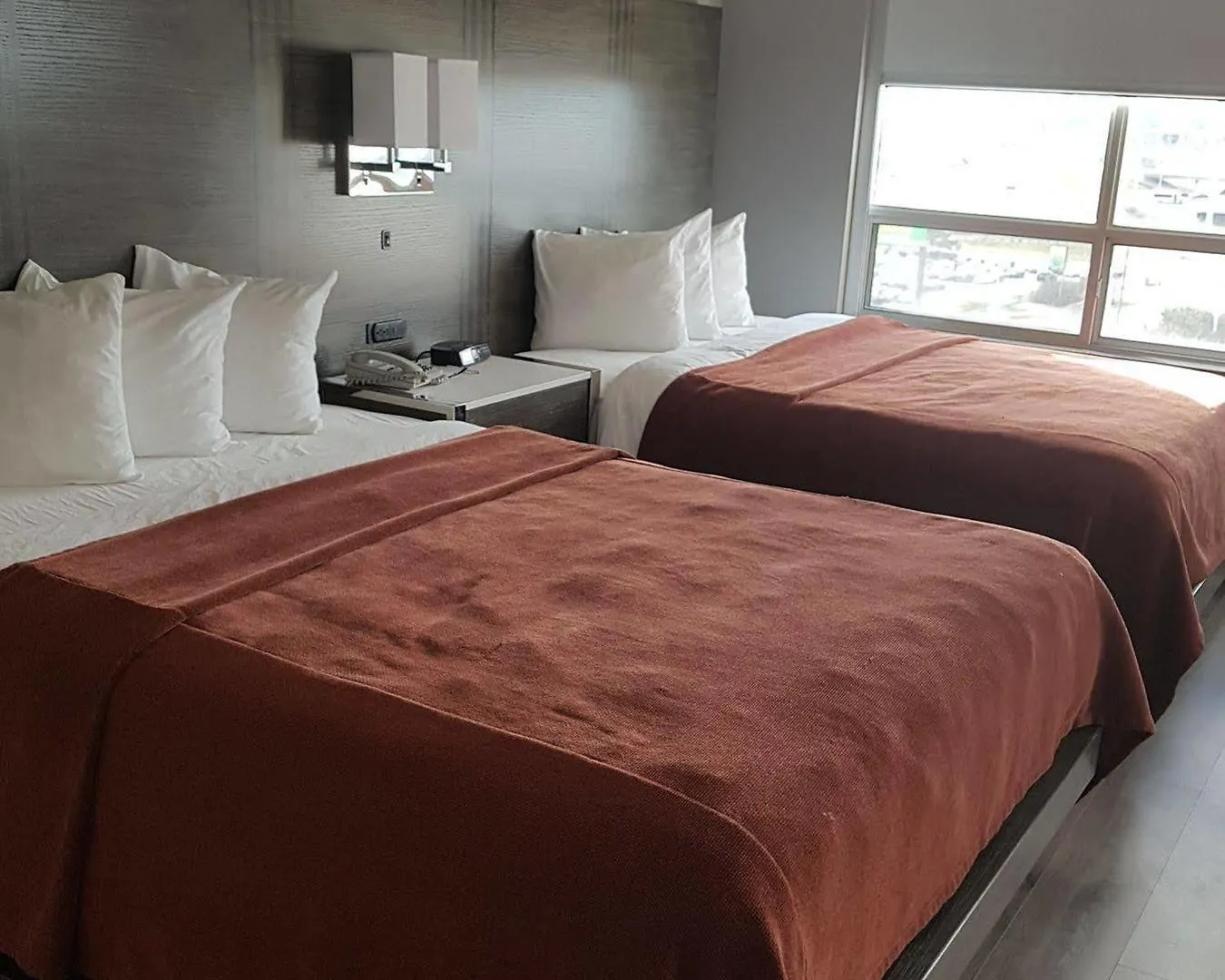 Hotel Spark By Hilton Toronto Airport